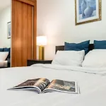 Baytik - Modern 3 Bedroom Apartment In Princess Tower, Marina