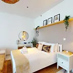 Stylish Studio With Burj Khalifa View
