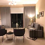 Luxury 3 Bedroom Apartment - Dubai Mall 5 Min Walk