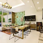 Maison Privee - Spacious Apt On Palm Jumeirah W Sea Views And Premium Facilities Access