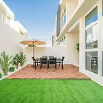 ALH Vacay - DAMAC Hills 2 Centaury Villa 3BR