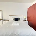 Beachfront Amazing Studio Apartment In Rimal Jbr
