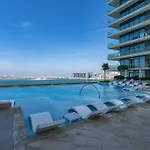 Vogue Beachfront - Palm Views & Private Beach
