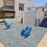 2 Bedroom Holiday Home Apartment With Pool View Brand New