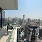 Stella Maris, Dubai Marina