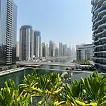 Stella Maris, Dubai Marina