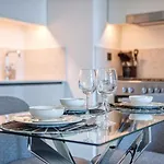 1Br Luxurious Beach Access Apartment
