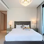 Livbnb - Plush 3Br In Address Jbr W/ Sea View & Beach Access