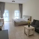 Druvya Holiday Homes, Bld Dg083, Street No,3 Discovery Gardens, Close To The Gardens Metro 6 Minutes Walkable