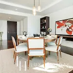 Lux The Elegant Difc Suite