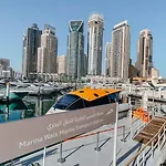 Two Continents Holiday Homes - Marvelous Marina Apartment