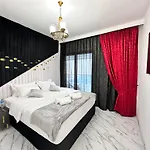 Stay In Heart Of Dubai Marina Walk To Jbr Beach 8