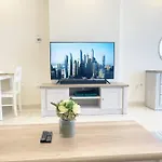 Rh- Beautiful Canal View, Cozy Studio Near Metro Station
