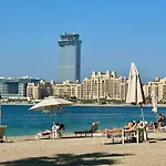 1Br Luxurious Beachfront Apartment