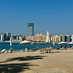 1Br Luxurious Beachfront Apartment