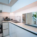 Veluxa - Luxe 2Bed In Beachfront
