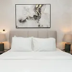 Luxury 2Br Downtown Apt With Burj Khalifa Views