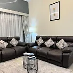 Trinity Holiday Homes - Spacious Modern Living 1Br & 2Br Unique Apartment