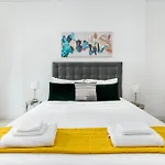 Marina Heights Tower 2 Bhk Apartment With Lavish View