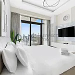 Farhad Azizi - 10 Mins From Dubai Airport