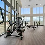 Farhad Azizi - 10 Mins From Dubai Airport