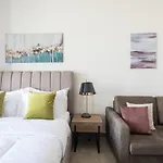 Frank Porter - Majestique Residence 2