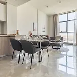 Frank Porter - Majestique Residence 2