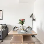 Frank Porter - Marina Residence Tower B