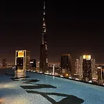 High Floor Burj Khalifa & Sea View With Stunning Infinity Pool