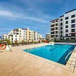 Splendid Brand New Apartment Near The Beach