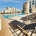 Splendid Brand New Apartment Near The Beach