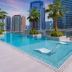 Luxurious Flat 3 Min To Burj Khalifa Sleeps 3