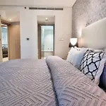 Luxury Paramount Hotel Apt B666