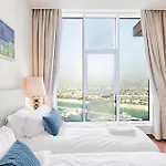 2 Bd Tiara Palm Views, Beach & Pool, Amazing Views Of The Palm