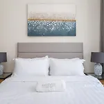 Three Bedroom In Downtown With Burj Khalifa View