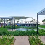 Livbnb - 2B With Maid\'S Room Overlooking Sheikh Zayed Road