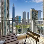 Modern And Bright Studio In The Heart Of Downtown