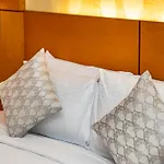 Carlton Downtown Hotel