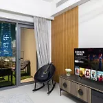 5 Minute Walk To The Fountains! Full Burj Khalifa View! 5-Star Pool & Gym!