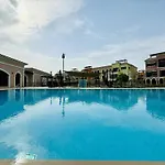 Venduras - Spacious 4-Bedroom Luxury Villa In La Mer, Dubai