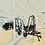 Venduras - Spacious 4-Bedroom Luxury Villa In La Mer, Dubai