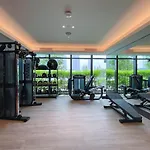 Chic Apartment For 4 With Burj Khalifa Views