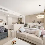 1Br Apt With A Sofa Bed, Pool, Gym & Burj Khalifa View