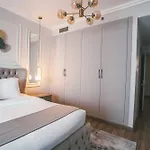 The Penthouse On 71St Floor