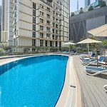 Escape 24 - Luxury Apartment Dunya Tower Downtown Dubai Near Dubai Mall