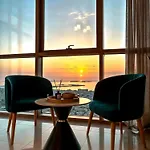 Spacious 2Br Apartment In Aa Tower