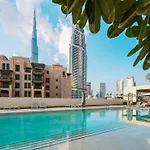 5 Minute Walk To The Fountains! Full Burj Khalifa View! 5-Star Pool & Gym!