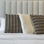 Elegant 2Br High City Views & Midtown Living By Vibel