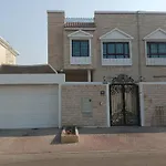 Elegant Villa Rooms In Dubai Near Airport