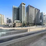 Bright & Spacious 1Br In Downtown With Balcony L Close To Dubai Mall
